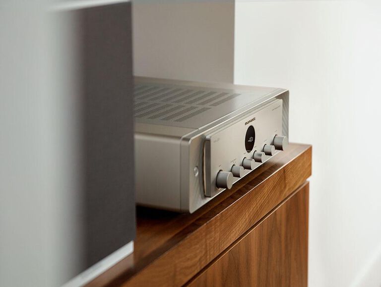 Hi-Fi Closeup