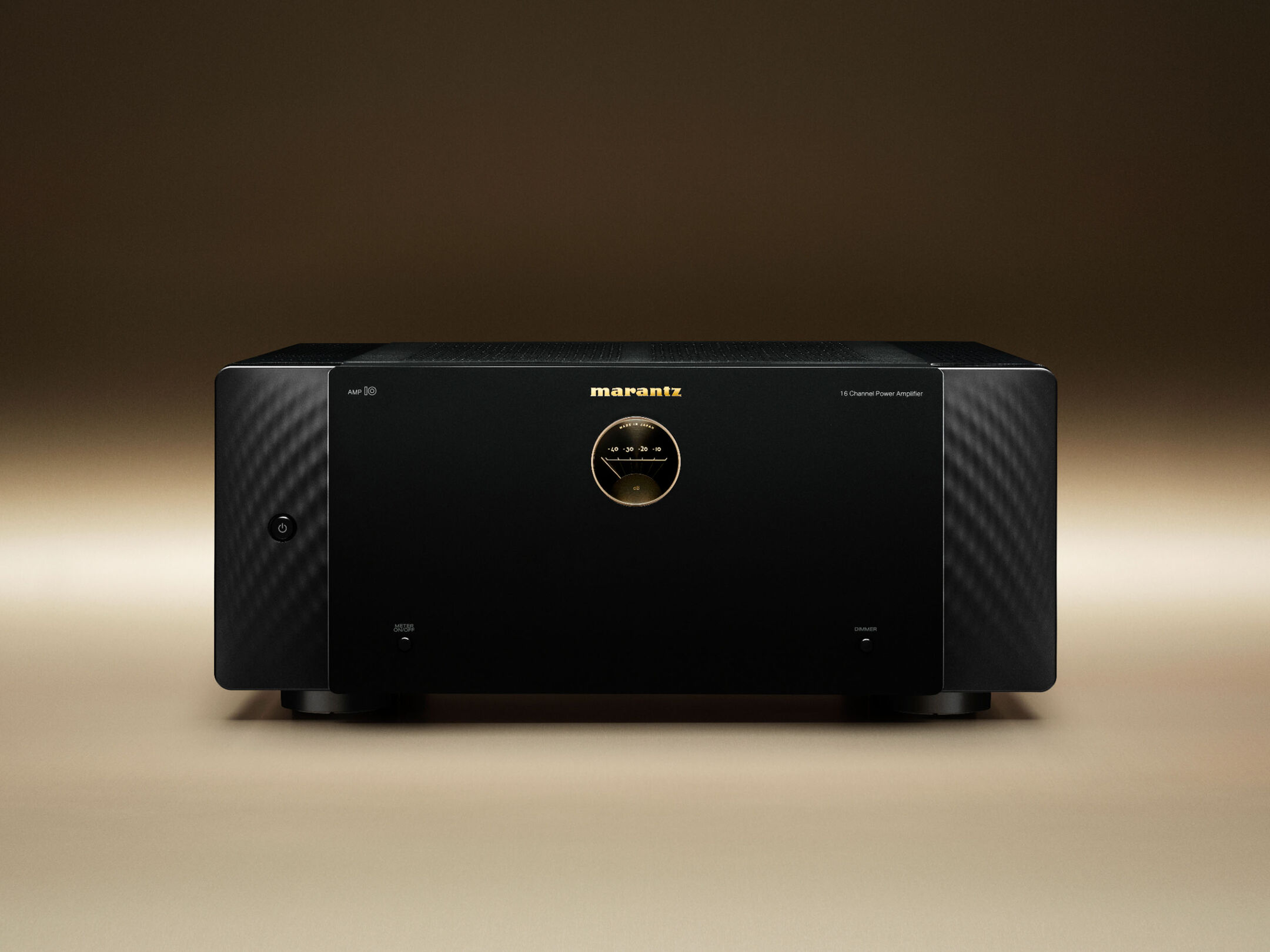 AMP 10 - Black lifestyle view