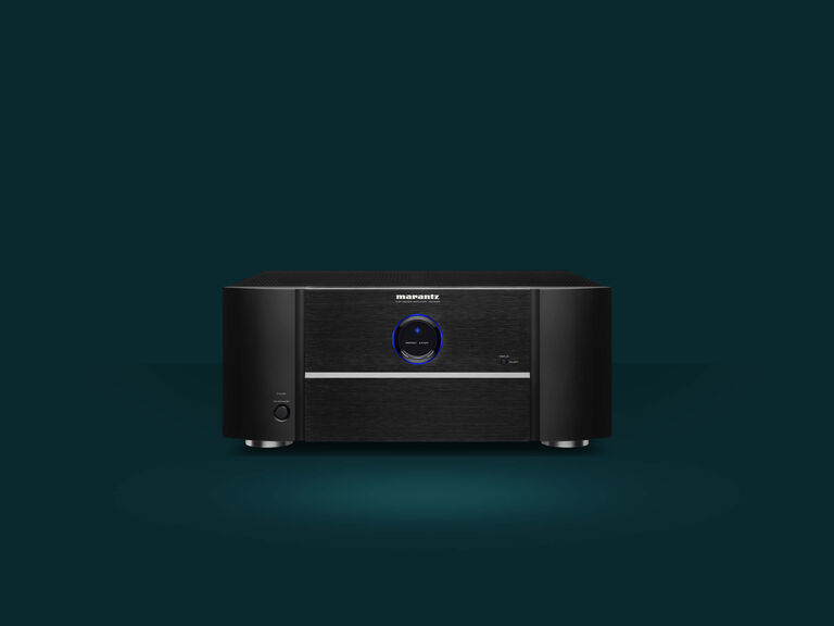 MM7055 - Black front view Lifestyle